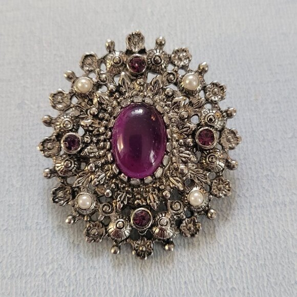 Vintage Sarah Coventry Brooch With Purple Cabochon & Faux Pearls - Picture 1 of 4